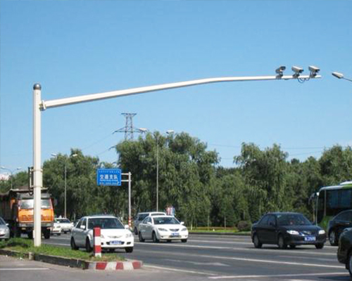 阿拉尔农场监控杆