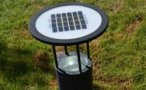 别墅庭院氛围营造：阿拉尔农场草坪灯选型与布光技巧