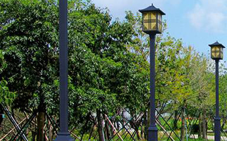 太阳能阿拉尔农场庭院灯价格为何差三倍？关键看这几点